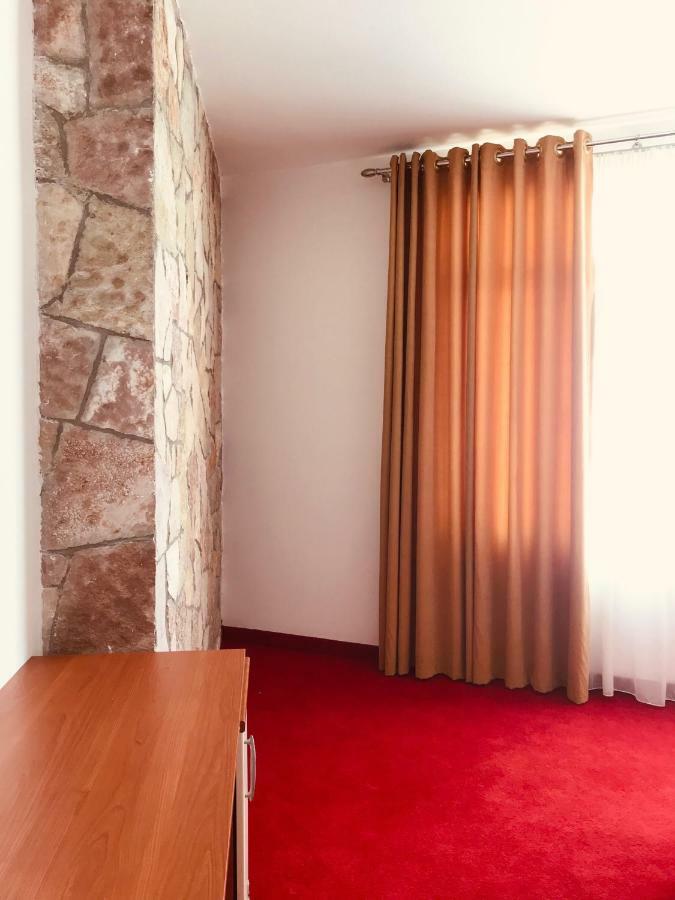 Chateau Linza 4* Tirana